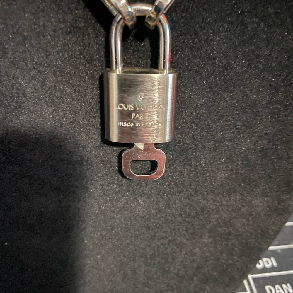 Louis Vuitton Silver Padlock Pendant with unbranded chain - Picture 3 of 9